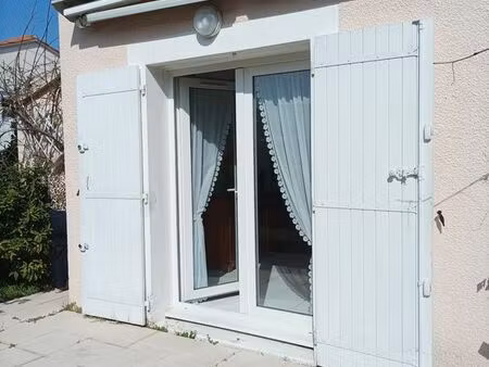 maison t2 meublé à l 'année en résidence piscine tennis