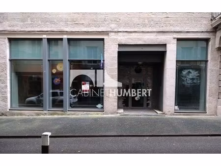 grande surface commerciale en hyper cv