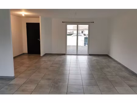 location maison  m² t-4 à aire-sur-l'adour  895 €