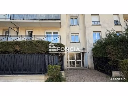 gonesse – appartement 4 pièces avec balcon et box