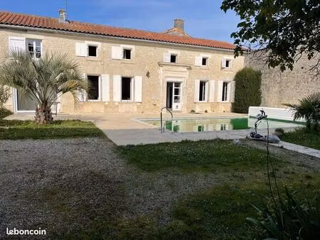 authentique ferme saintongeaise restaurée 225m2 chassors