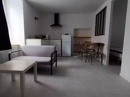location meublée appartement 1 pièce 23.5 m² à loudeac (22600)  456 €