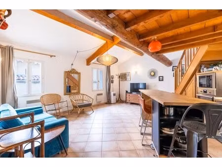 référence : 6604-cla - grand t1 bis avec mezzanine dans le 2e arrondissement de marseille