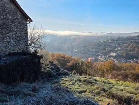 terrain constructible et grange agricole