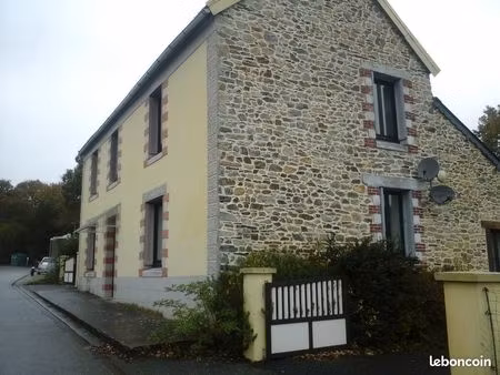 maison au bord du lac