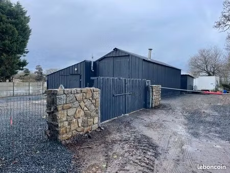 – hangar fonctionnel et sécurisé – zone point p accès direct n12–