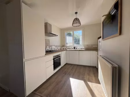 location appartement 3 pièces 70 m2 à lons-le-saunier