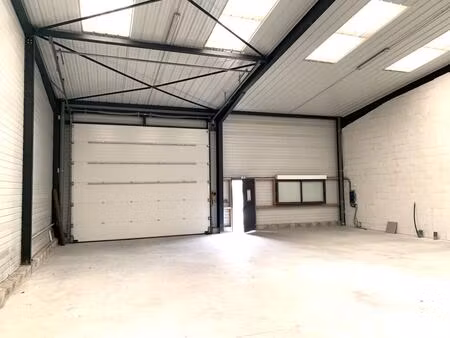 location local d’activités vannes 56000 260m²