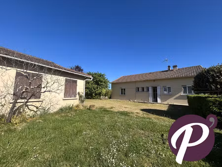 maison de plain pied 2000 m² de terrain dépendances