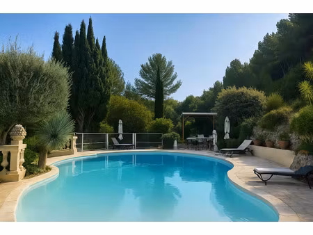 vente maison 7 pièces 267 m² le castellet (83330)