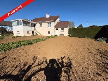 maison sur sous sol avec 2 chambres- jardin + garage