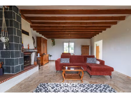 maison familiale sur les hauteurs  avec vue et vaste jardin