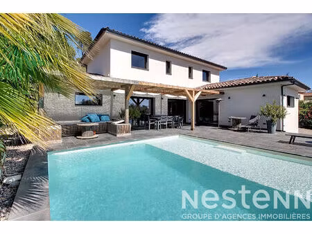 maison à vendre proche du village de lorgues - 6 chambres  piscine  grand terrain de 1937m