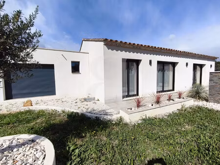 villa de plain-pied avec terrain attenant