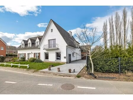 instapklare woning met 2 (3) slaapkamers en tuin te wambeek!
