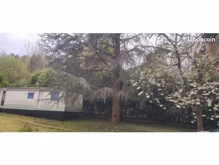 terrain de loisirs avec mobil-home