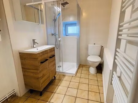 appartement f2 - refait à neuf