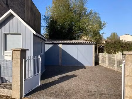 à vendre ensemble de garages  dépendance  parking