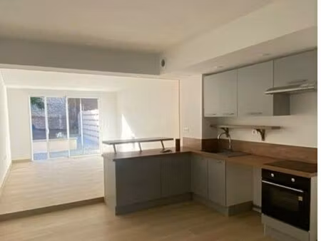 maison 2 chambres avec terrasse à louer à nueil-les-aubiers