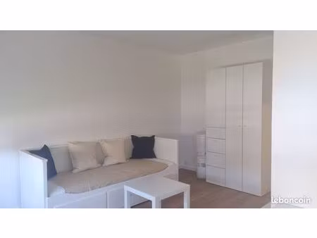 studio meublé – refait à neuf – proche centre-ville et suisse