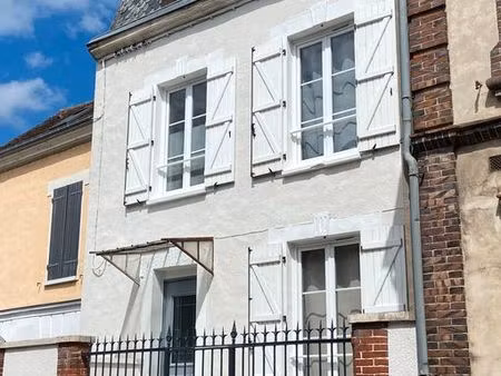 magnifique maison ancienne renovee - centre ville de nogent-le-roi