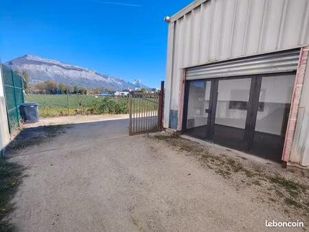 local 175m² + terrain 180m² entrepot