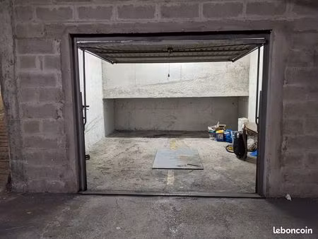 parking box fermé privé porte de saint-ouen