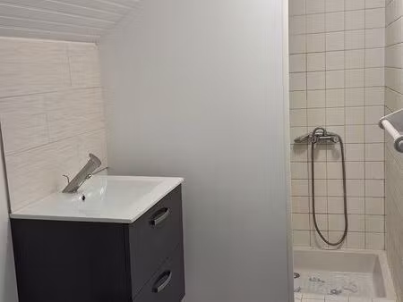 appartement t2.première occupation après rénovation centre de melesse