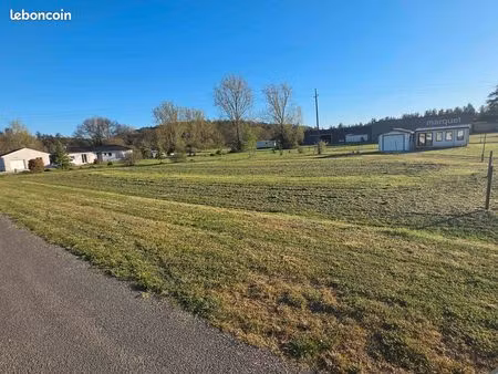 terrain à bâtir de 1129 m² viabilisé et raccordé au tout à l’égout