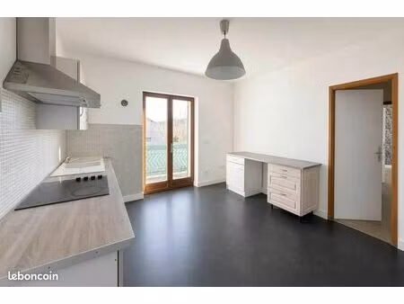 maison 8 pièces 165 m²