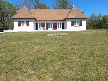 maison + 3 gîtes indépendants et 1 chambre d'hôtes sur 5 ha dordogne