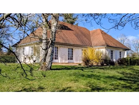 maison 8 pièces - 166 m²