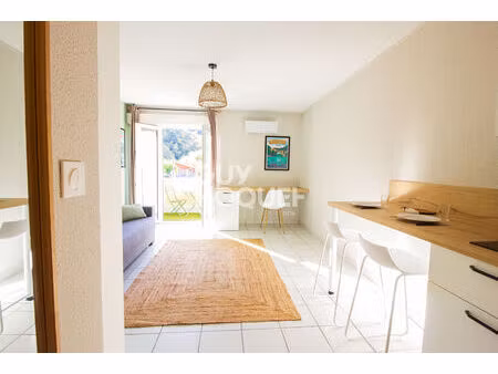 studio meublé avec terrasse et jardin et stationnement  idéal jeunes actifs et étudiants !