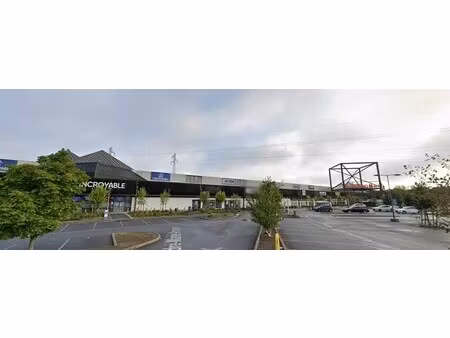 location commerce 600 m²