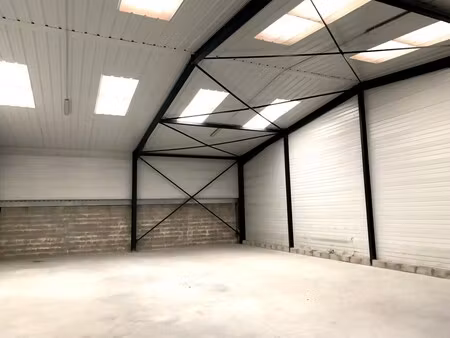 location local d’activités vannes 56000 220m²