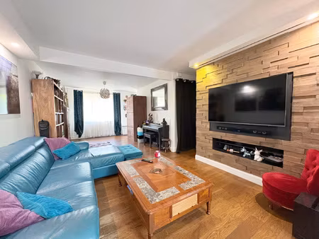 charmante maison située dans le quartier marbeau