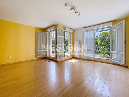 appartement fontenay le fleury 2 pièces de 49m² avec jardin-terrasse .