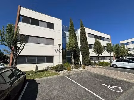 location bureaux 538 m² à 1 626 m²