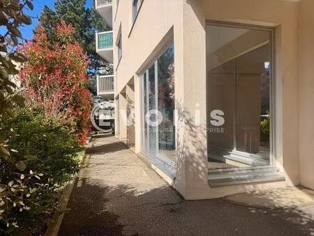 location bureaux 65 m²