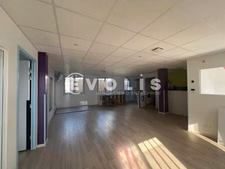 location bureaux 44 m² à 211 m²