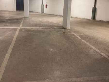 parking / box antony