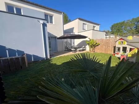 maison récente avec climatisation