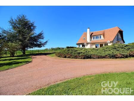 propriété de 187 m² - 5 chambres - 7 500 m² de terrain.