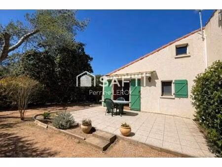 mazet avec piscine à la motte sur une parcelle de 150m².