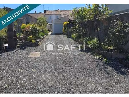 proche de la rochelle.