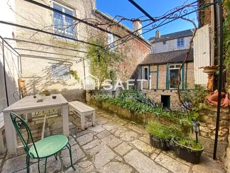 magnifique maison de maitre en pierre avec gite et local commercial