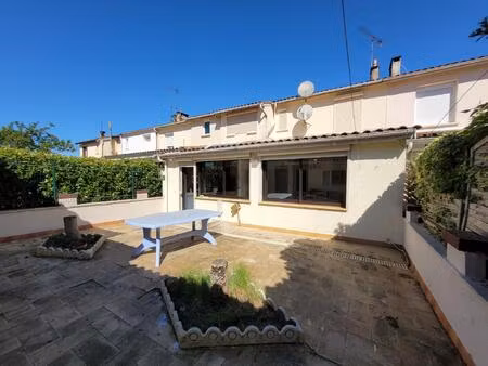 maison de ville au cœur du quartier collisson à tonneins – 117 m² habitables avec extérieu