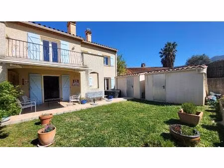 spacieuse maison avec jardin et garage