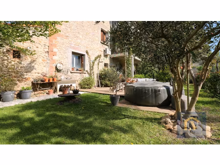 a vendre charmante maison de village avec jardin  garage et combles aménageables