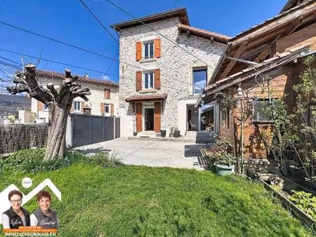 maison au cœur du vieux bourg de coublevie  jardin  4 chambres et suite parentale